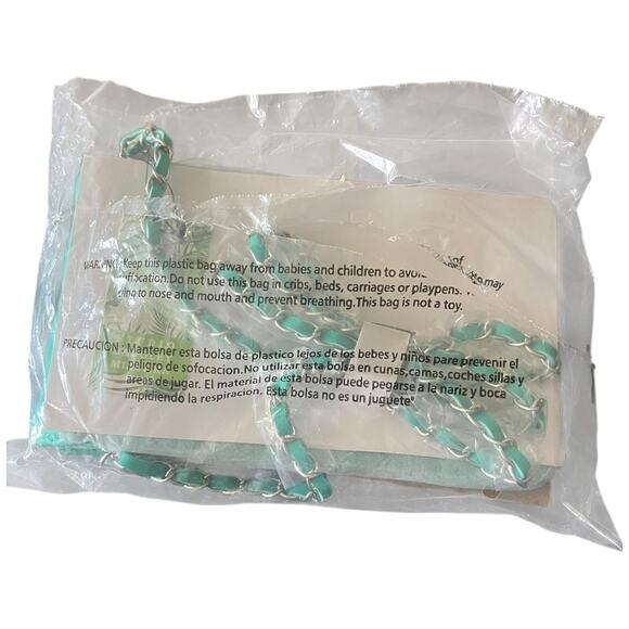 Badgley Mischka vegan leather phone case w/ diamond quilting and studs Green NWT - Picture 5 of 7